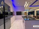 - ขายบ้าน 2 หลัง บนเนื้อที่ 200 วา พัฒนาการ 58 ศรีนครินทร์ สระว่ายน้ำ Fully furnished