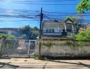 - ขายที่ดิน ซอยสุขุมวิท 46 คลองเตย กรุงเทพมหานคร เนื้อที่ 208 ตร.ว. พร้อมสิ่งปลูกสร้าง
