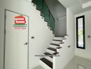 - โฮมออฟฟิศ 3 ชั้น เนื้อที่ 30.4 ตร.ว. โครงการ De Rich Home Office (สุขาภิบาล 5 ซอย 25) ถนนสุขาภิบาล 5 แขวงท่าแร้ง เขตบางเขน