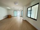 - บ้านสวย รีโนเวทใหม่ทั้งหลัง พร้อมลงเฟอร์นิเจอร์ใหม่ให้แล้ว ใครกำลังมองหาบ้านเช่า บอกเลยว่าฟีลเหมือนได้อยู่บ้านใหม่เลยค่ะ!