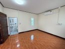 - บ้านสุพรรณบุรี ไกล้ถนนลาดยาง 3 ห้องนอน 3ห้องน้ำ 1 ห้องโถง