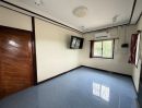 - บ้านสุพรรณบุรี ไกล้ถนนลาดยาง 3 ห้องนอน 3ห้องน้ำ 1 ห้องโถง