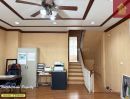 - บ้านกลางเมือง เดอะรอยัล โมนาโค ศรีนครินทร์-พัฒนาการ โฮมออฟฟิศ 3.5 ชั้น แนวรถไฟฟ้าสายสีเหลือง