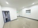 - ขายบ้าน หมู่บ้านทหารกองหนุน พระยาสุเรนทร์ 28 ใกล้ตลาด, แฟชั่นไอส์แลนด์, รถไฟฟ้า