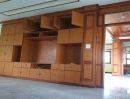 - ขายบ้านหรูใจกลางเมืองศรีสะเกษ บนเนื้อที่ 1 ไร่ 1 งาน 49 ตารางวา