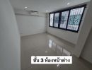 - ให้เช่าโฮมออฟฟิศ 3 ชั้น เล่นระดับ 7 ชั้น 300 ตรม.แอร์ 7 เครื่อง ทำเลลาดพร้าว 41 แยก 6-9