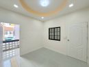 - ขายทาวน์เฮ้าส์ 2 ชั้น มบ.ศรีธราวรรณ สายไหม เนื้อที่ 21 ตรว 3นอน 2น้ำ รีโนเวทใหม่ ฟรีเฟอร์ฯ ครบชุด เข้าอยู่ได้ทันที