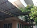 - ที่ดินพร้อมอาคารชั้นเดียวติดถนน ตั้งอยู่ที่ถนนรวมห้างสรรพสินค้า โฮมโปร โลตัส โรบินสัน และแม็คโคร พร้อมบ้านพักอาศัย 2 ชั้น