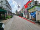 - ขายที่ดินเปล่า ถนนรัชดา ระหว่าง ซอย 13-15 เนื้อที่ 69 ตร.วา หน้ากว้างลึกประมาณ 14x20 เมตร เข้าซอย 100 เมตร