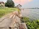 - ขายที่ดินริมน้ำเจ้าพระยา สามโคก ปทุมธานี 582 ตร.ว สร้างเขื่อนแล้ว ถมแล้ว ติดถนน ใกล้รถไฟฟ้า