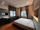 - ให้เช่าบ้านเดี่ยวสุดหรูหลังมุม The Grand Pinklao (เดอะ แกรนด์ ปิ่นเกล้า) พื้นที่ใช้สอยกว่า 400 ตร.ม. ปูหินอ่อนแท้ทั้งหลัง ตกแต่ง Built-in พร้อมอยู่
