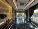 - ให้เช่าบ้านเดี่ยวสุดหรูหลังมุม The Grand Pinklao (เดอะ แกรนด์ ปิ่นเกล้า) พื้นที่ใช้สอยกว่า 400 ตร.ม. ปูหินอ่อนแท้ทั้งหลัง ตกแต่ง Built-in พร้อมอยู่
