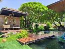 - ขายบ้านเดี่ยวร่มรื่น บรรยากาศเหมือนรีสอร์ท ติดถนนหลักของหมุ่บ้าน Natural Ville ร่มเกล้า 175 ตร.ว. บ้านสวย พร้อมอยู่ สระว่ายน้ำ 25 เมตร