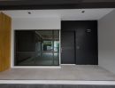 - ขาย/เช่าทาวน์โฮมหรู 3 ชั้น 224 ตร.ม. ตกแต่งครบ มี Sky Hall Penthouse, Walk-in Closet, แอร์ 6 เครื่อง และรองรับ EV Charger
