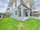 - บ้านเดี่ยวหลังใหญ่รีโนเวทใหม่พร้อมอยู่ บรรยายกาศดี พื้นที่สนามรอบบ้าน เนื้อที่ 53.8 ตร.ว. พท. 180.63 ตร.ม. 3 ห้องนอน 3 ห้องน้ำ 2 จอด