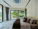 - พูลวิลล่าหรูสไตล์ Modern Luxury ทำเลหางดง-เชียงใหม่ โปร่ง โล่ง อบอุ่น ผสมผสานหินธรรมชาติ งานไม้ และกระจกบานใหญ่รับแสงธรรมชาติ