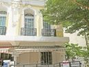 - ให้เช่าทาวน์โฮม 3 ชั้น หลังริม บ้านกลางกรุง เดอะรอยัล เวียนนา รัชวิภา (Baan Klang Krung The Royal Vienna Ratchavipha)