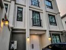 - Garden Villa 3 ชั้น สไตล์ English Colonial หรูหราเหนือระดับ หลังติดคลอง ที่สุดแห่งความเอ็กซ์คลูซีฟ