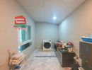 - บ้านเดี่ยว 2 ชั้น เนื้อที่ 50.6 ตร.ว. โครงการ บ้านประภาทรัพย์ รามอินทรา-หทัยราษฎร์ (หทัยราษฎร์ 39) ถนนหทัยราษฎร์ แขวงสามวาตะวันตก เขตคลองสามวา