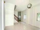 - โชคชัย4 ให้เช่าทาวน์โฮม 3ชั้น 4นอน ใกล้โรงเรียนสตรีวิทยา 2 กม. 36ตร.ว.200ตร.ม.3น้ำ เหมาะสำหรับพักอาศัย บริษัท สำนักงาน คลินิก และ สตูดิโอ