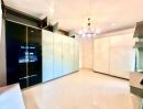 - บ้านเดี่ยว2ชั้น ให้เช่า 63ตรว.ถนน กรุงเทพกรีฑา ใกล้ห้างเดอะไนน์ The Nine Center Rama 9