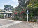 - บ้านเดี่ยวหลังใหญ่ บนเนื้อที่ 146 ตร.วา ใกล้สถานที่สำคัญมากมาย Luxury Detached Residence on 146 Sq.wah (584 sq.m.)