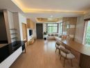 - บ้านเดี่ยวหรูให้เช่าเหมาะสำหรับครอบครัวที่มองหาบ้านหลังใหญ่ บรรยากาศเป็นส่วนตัวร้อมพื้นที่ใช้สอยครบครัน