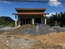 - ขายบ้านพร้อมที่ดิน 142 ตร.วา พังงา ติดถนนใหญ่ ตรงข้าม Beyond Skywalk นางชี | ยกแปลง 3.9 ล้าน