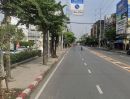 - ขายที่ดินพร้อมสิ่งปลูกสร้าง สุขุมวิท 63 ใกล้ BTS เอกมัย เพียง 550 เมตร