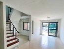 - โรงเรียนเตรียมบัณฑิต 300 ม.ลำลูกกา ซ. เลียบคลอง 3ให้เช่าทาวน์เฮาส์2ชั้น3นอน2น้ำ 20 ตร.ว. 120 ตร.ม.