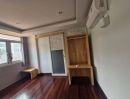 - ให้เช่าบ้านเดี่ยว2 ชั้น ใกล้เดอะไนน์หมู่บ้านเสรี พระราม 9 ซอย 60 7 ห้องนอน 8 ห้องน้ำ 1 ห้องแม่บ้านและห้องน้ำแยกต่างหาก