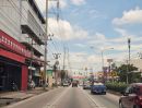 - ขายตึก 3 ชั้นครึ่ง ทำเลดี ติดถนนลำลูกกา คลอง3 ใกล้โรงบาลสินแพทย์ลำลูกกา