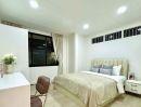 - MRT สุทธิสาร 800ม.บ้านเดี่ยวหรู 2 ชั้น 5 นอน 3 น้ำ ที่ดิน 50ตร.ว.พื้นที่ใช้สอย 250ตร.ม.วิวตึกสูง จัดเต็มเฟอร์ฯ เครื่องใช้ไฟฟ้า ทำเลห้วยขวาง