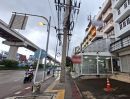 - ขายอาคารพาณิชย์ ปากซอยรามอินทรา 109 ติดถนนรามอินทรา เนื้อที่ 48 ตร.ว. 2 คูหา