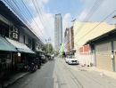 - ขายตึกแถว 3 ชั้น 8 คูหา พร้อมหอพัก 26 ห้อง ทำเลสุขุมวิท 49 เขตวัฒนา กรุงเทพมหานคร