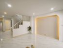- ขายทาวน์เฮ้าส์ 2 ชั้น รีโนเวทใหม่ หมู่บ้านลุมพินี บางบัวทอง