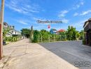 - ขายถูกที่ดินถูกถมแล้ว 63 ตร.ว แปลงมุม ติดถนน 2 ด้าน ล้อมรั้วไว้ ทำเลศักยภาพสูง โชคชัย 4 ซอย 49 แยก 3 ใกล้สถานีรถไฟฟ้าโชคชัย4 กรุงเทพ