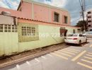 - ขายทาวน์เฮ้าส์ หลังมุม รามอินทรา 44 ใกล้สถานีรถไฟฟ้า 170 เมตร น้ำไม่ท่วม