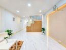 - ทาวน์เฮาส์ 2 ชั้น หมู่บ้านลุมพินี ถนนกาญจนาภิเษก รีโนเวทใหม่พร้อมอยู่