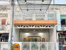 - หมู่บ้านร่มเงาไม้ ถนนวัดลาดปลาดุก ทาวน์เฮ้าส์ 2 ชั้น มีระเบียงด้านหน้ารับลม ตกแต่งใหม่พร้อมอยู่