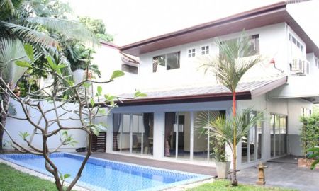 ให้เช่าบ้าน - For Rent Ekamai 10 House with pool 4 Bedroom