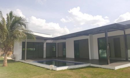 ขายบ้าน - Home for Sale - Pool Villa next to Ratchapakdi Park Huahin size 127 - 130 sq.wa useful area 270 sq.m. with beautiful swimming pool