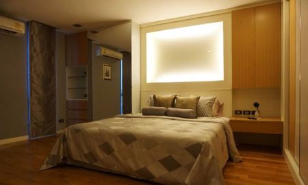 ให้เช่าคอนโด - เช่าด่วน คอนโด low-rise น่าอยู่ใจกลางกรุง ห้องกว้าง แบบ 1 ห้องนอน ที่ Quad Silom ใกล้ BTS ช่องนนทรี **For Rent** - A Spacious 1 bedroom unit available