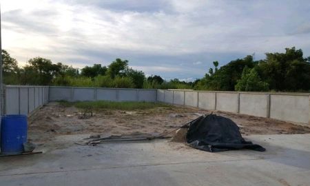 ขายที่ดิน - ที่ดินในตัวเมืองจันทบุรี 71 ตรว. มีกำแพงล้อม 3 ด้าน ใกล้ชุมชนริมน้ำจันทบูร
