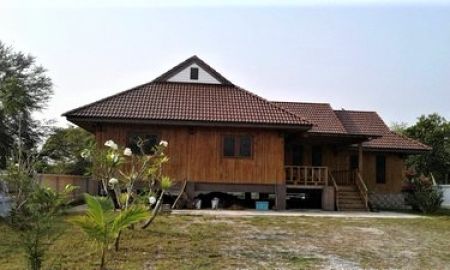 ขายบ้าน - Beautiful Thai teak wood house for sale in Hua Hin, 200 Sq.Wah good price good location