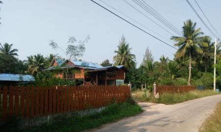 ขายบ้าน - บ้านทรงไทย 3หลังติดกัน #พร้อมที่ดิน1ไร่13ตรว. ติดถนน-ติดคลองกว้าง 6ม.มี2ห้องนอน 2ห้องน้ำ 1ห้องครัว 3ที่จอดรถ 1ศาลาท่าน้ำ #วิ่งรถจากกทม.50นาทีถึงบ้านส