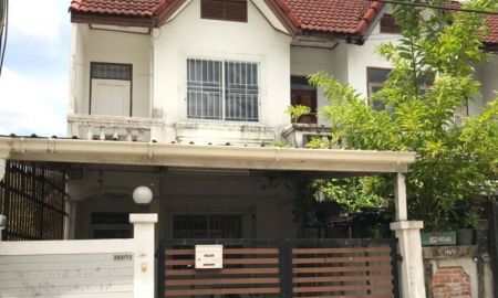 ขายทาวน์เฮาส์ - ขายทาวเฮ้าส์2ชั้นรามอินทรา39ห่างปากซอยเพียง 450เมตรใกล้จุดขึ้นลงรถไฟฟ้าใกล้ตลาดและแหล่งชุมชน