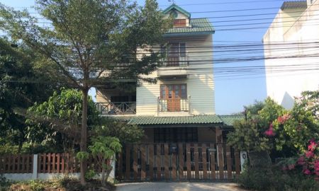 ขายบ้าน - ขายบ้าน 3 ชั้น พร้อมที่ดิน 160 ตรวา ติดถนนบางศรีเมือง นนทบุรี ใกล้ถนนราชพฤกษ์เพียง 100 เมตร
