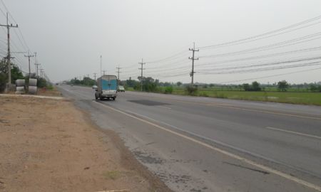 ขายที่ดิน - 7893 เสนอที่ดิน หน้าติดทางหลวงแผ่นดิน สายกาญจนบุรี อู่ทอง 324 ติดถนนราดยาง 4 เลนน์ 14 ไร่