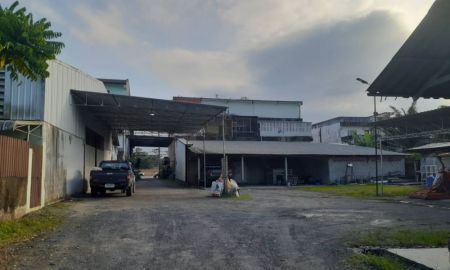 ขายโรงงาน / โกดัง - อาคารพาณิชย์ 3 ห้องติดกัน ติดถนน พร้อมโกดังเก็บของ ตำบลทุ่งตะไคร อำเภอทุ่งตะโก จังหวัดชุมพร 417 ตรว.